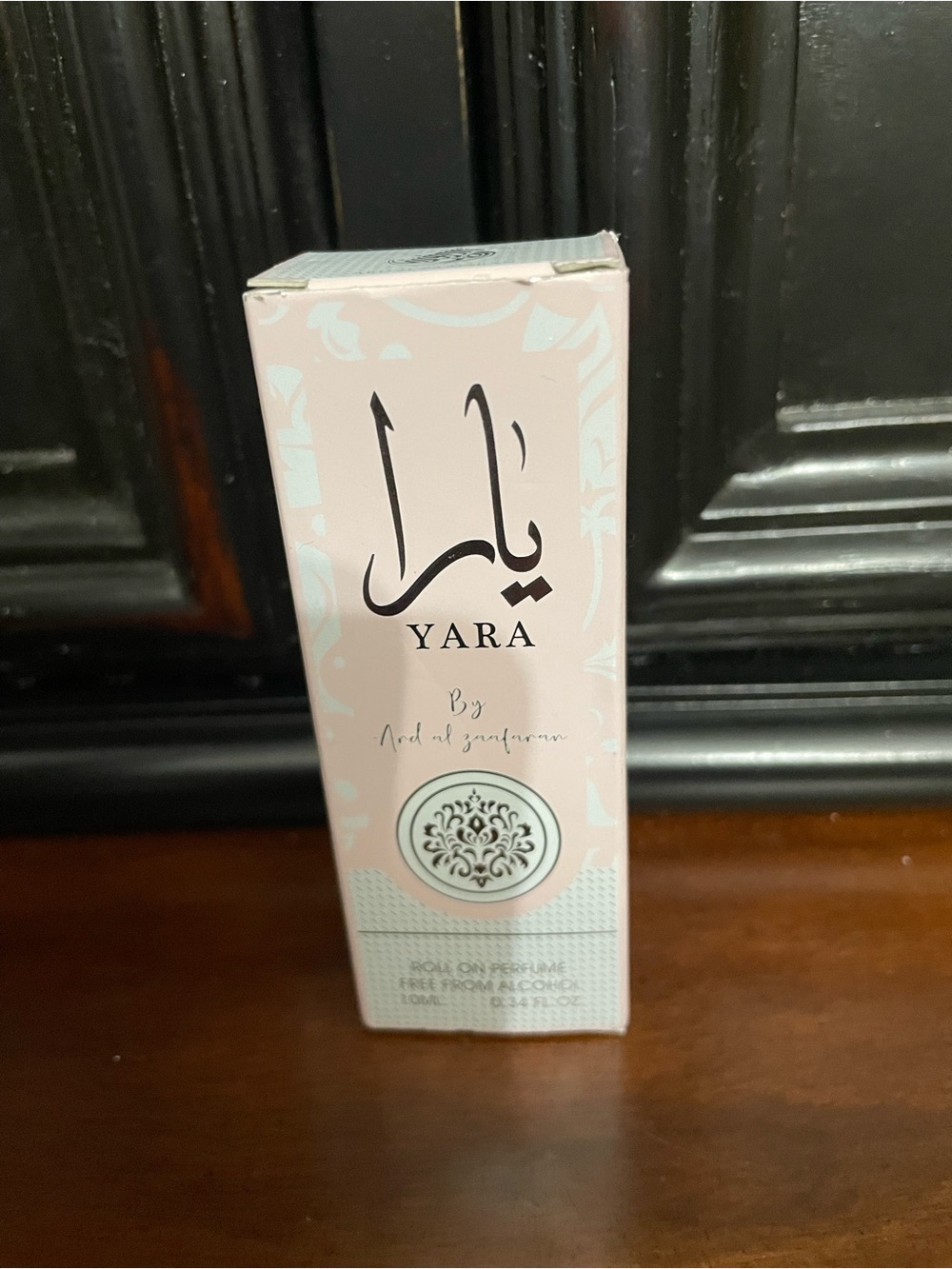 YARA Women's Roll-On scent – Soft Pink